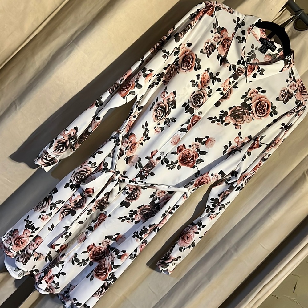 Forever21+ Size 2X white belted shirt dress with pink roses